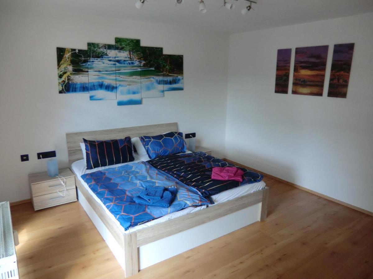 180Qm Wohnung Mit 5 Schlafzimmer Und Balkon Fuer Bis Zu 8 Personen 5Min Zur A81 Abstatt エクステリア 写真