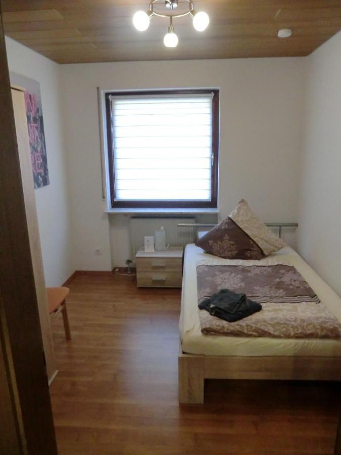 180Qm Wohnung Mit 5 Schlafzimmer Und Balkon Fuer Bis Zu 8 Personen 5Min Zur A81 Abstatt エクステリア 写真