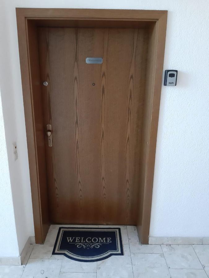 180Qm Wohnung Mit 5 Schlafzimmer Und Balkon Fuer Bis Zu 8 Personen 5Min Zur A81 Abstatt エクステリア 写真